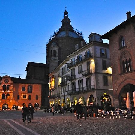 Appartamento Centro Storico Di Pavia Exteriör bild